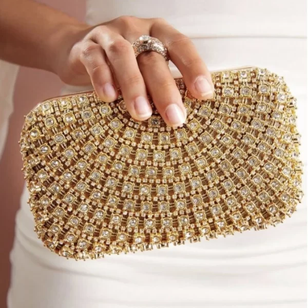 Bolsa Clutch 2 em 1: O Acessório Indispensável para Brilhar em Casamentos e Eventos